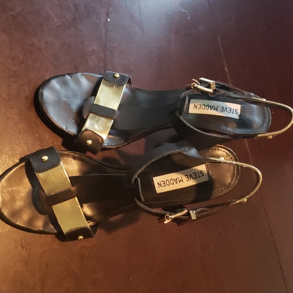 High heel black sandals